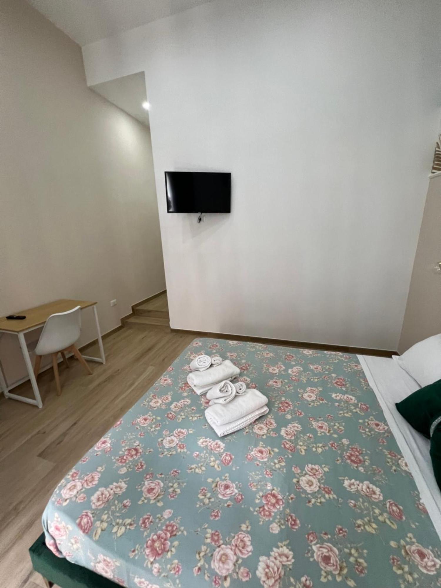 Vpm Rooms Central Train Station Napoli Esterno foto