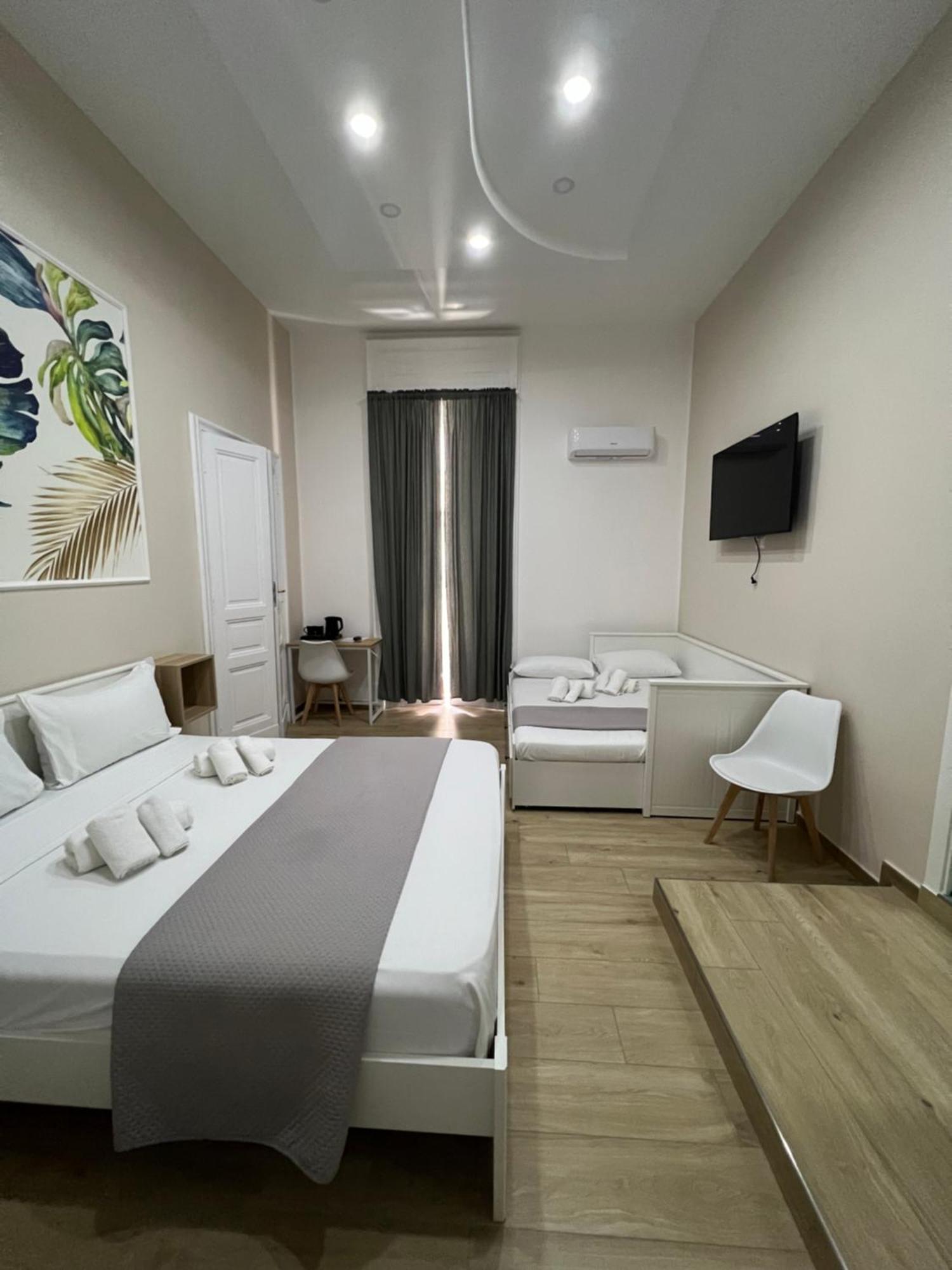 Vpm Rooms Central Train Station Napoli Esterno foto
