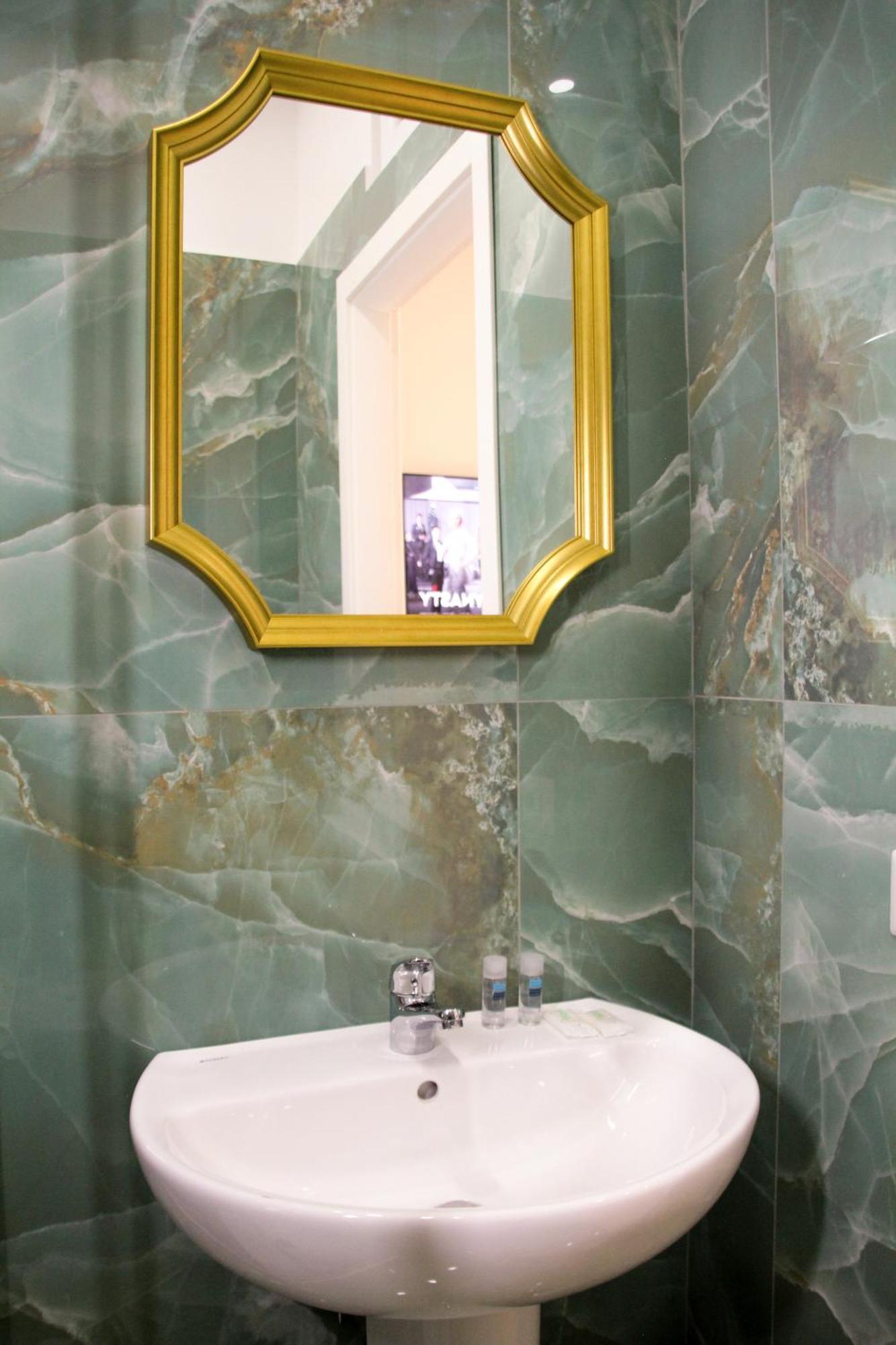 Vpm Rooms Central Train Station Napoli Esterno foto